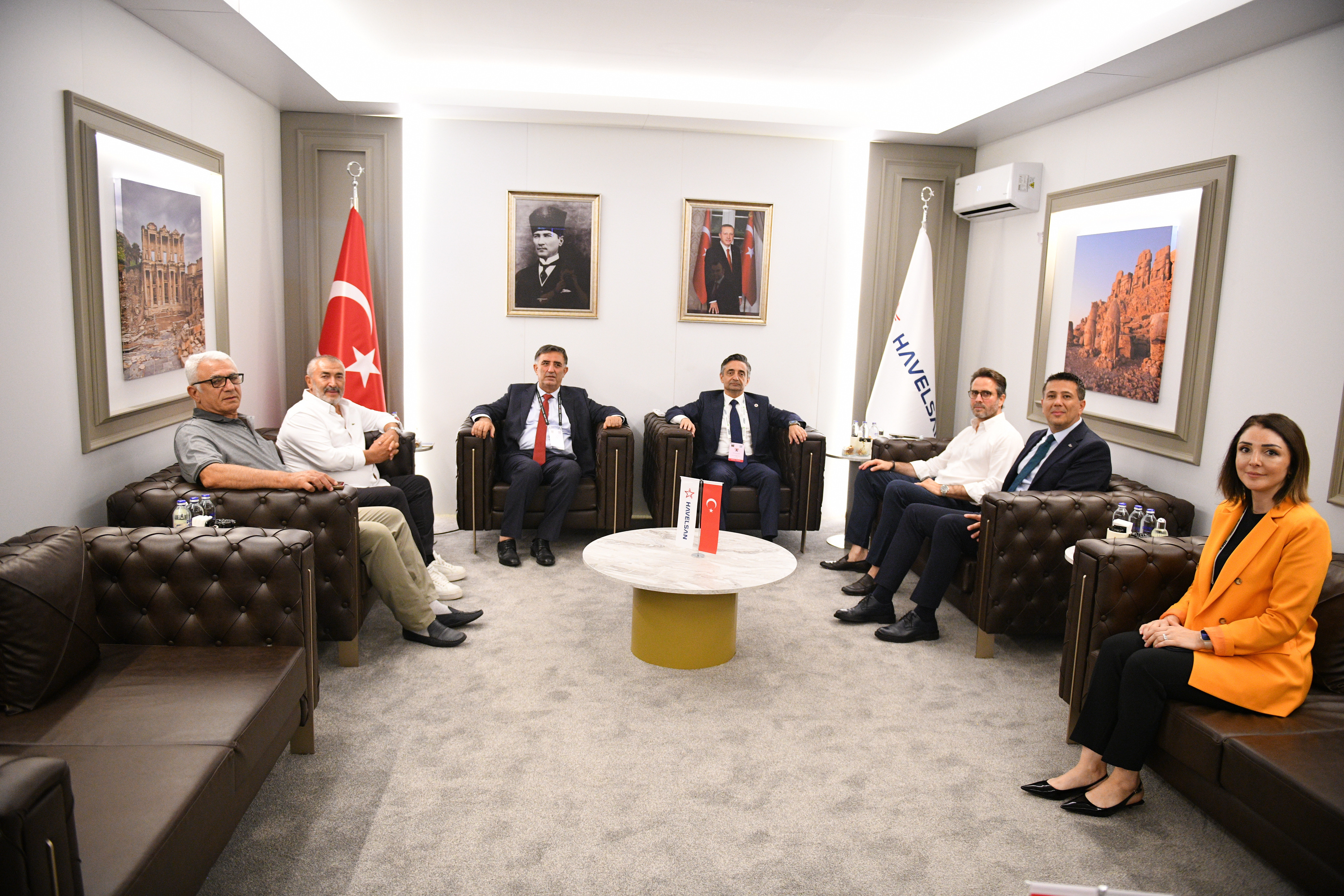 Teknopark Istanbul General Manager Prof. Dr. Abdurrahman Akyol, along with Vice President of the Republic of Turkey's Defense Industries Prof. Dr. Hakan Karataş, visited HAVELSAN Chairman of the Board Prof. Dr. Hacı Ali Mantar on-site at the IDEF2025 fair